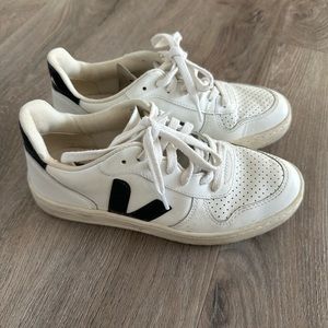 Veja 10 sneakers